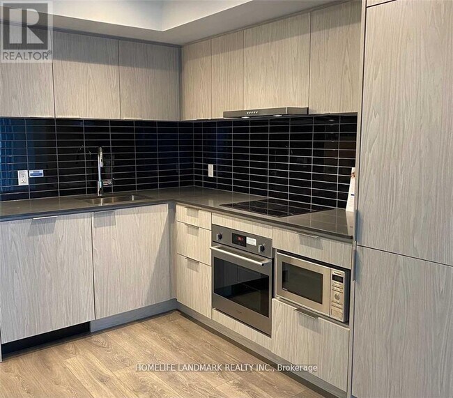 60 Shuter St in Toronto, ON - Building Photo - Building Photo