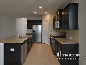 10326 Floore Hollow in San Antonio, TX - Building Photo - Building Photo