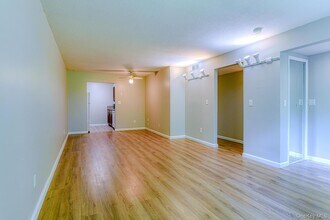 104 Baldwin Ln in Newburgh, NY - Building Photo - Building Photo
