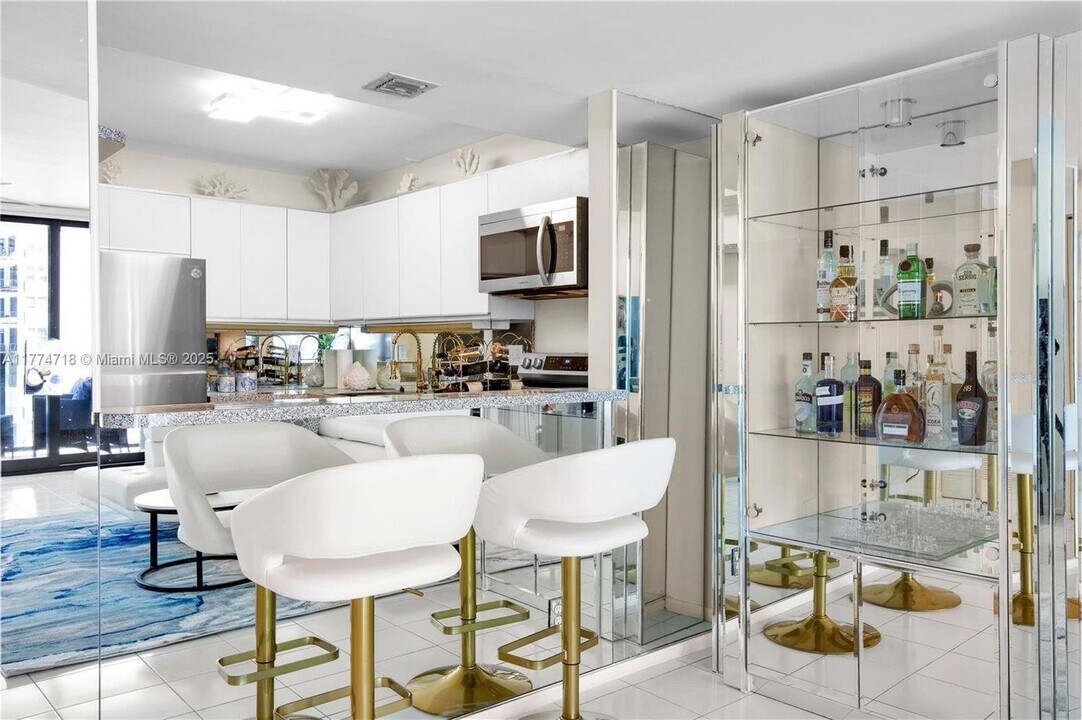 2301 S Ocean Dr, Unit 1704 in Hollywood, FL - Building Photo