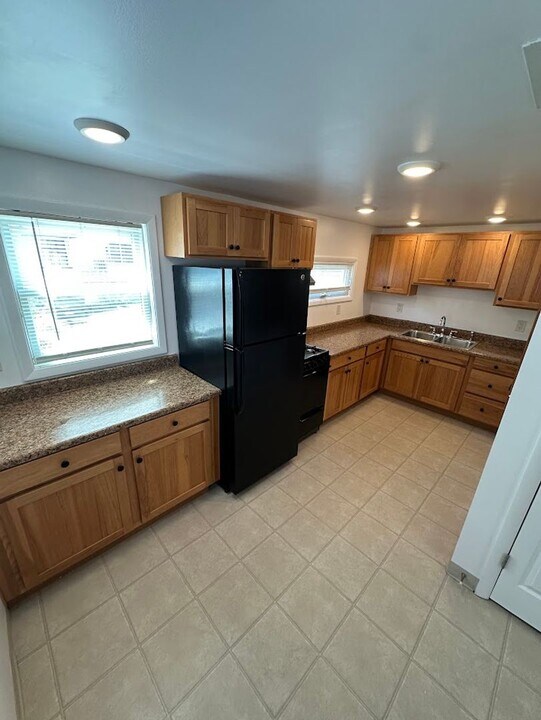 6395 Lakeshore Rd in Cicero, NY - Building Photo