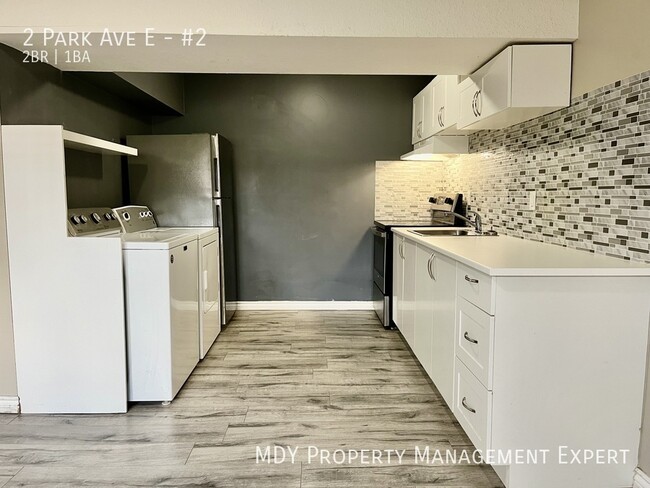 2 Park Ave E in Brantford, ON - Building Photo - Building Photo