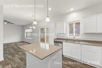 15139 Bellflower Ln in Urbandale, IA - Building Photo - Building Photo