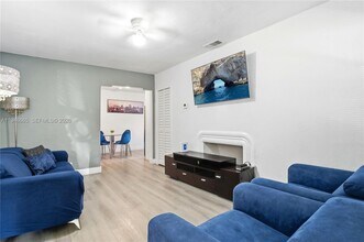 3318 NW 19th Ave in Miami, FL - Building Photo - Building Photo