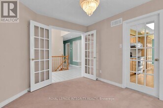 49 Sai Crescent in Ottawa, ON - Building Photo - Building Photo