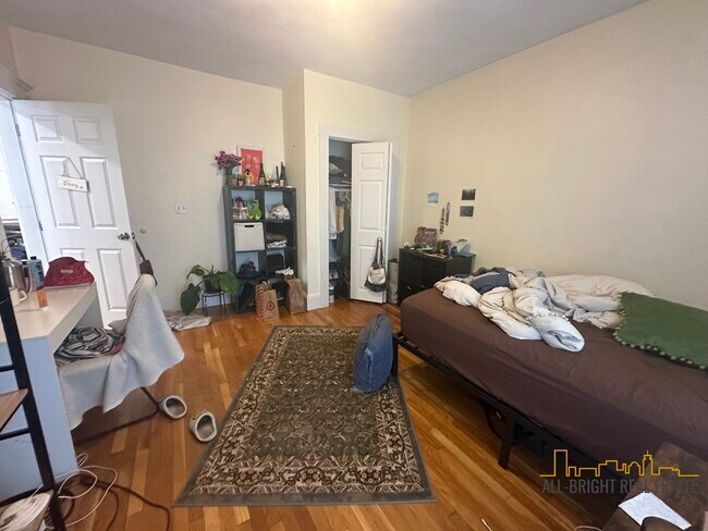 197 Kelton St, Unit 1 in Boston, MA - Building Photo - Building Photo