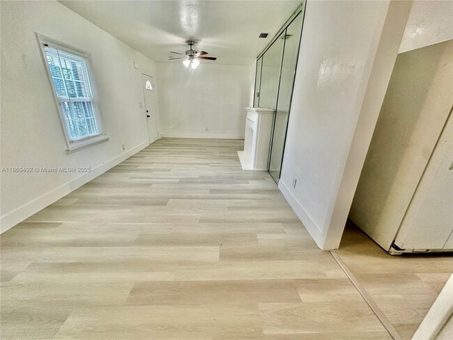 1250 NW 43rd St in Miami, FL - Building Photo - Building Photo