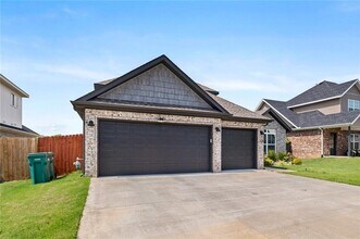 1241 Bootleg Rd in Centerton, AR - Building Photo - Building Photo