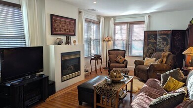 346 Lexington St in Newton, MA - Building Photo - Building Photo
