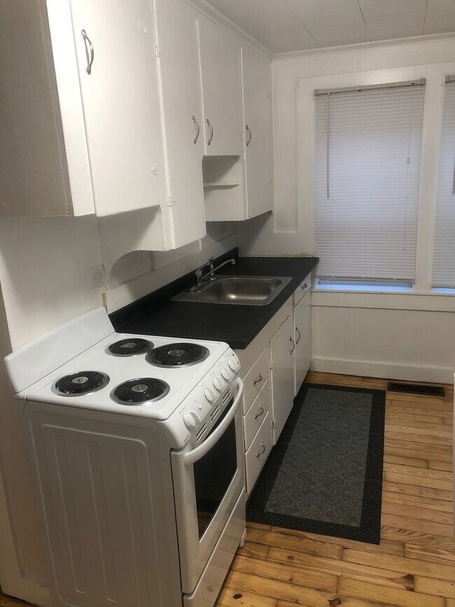 2 Pleasant St in Orono, ME - Building Photo - Building Photo