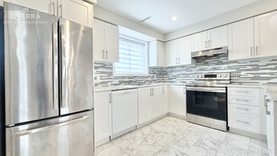 18 Darrell Av in Toronto, ON - Building Photo - Building Photo