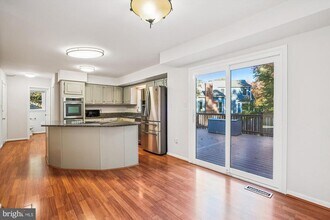 8803 Black Alder Dr in Alexandria, VA - Building Photo - Building Photo