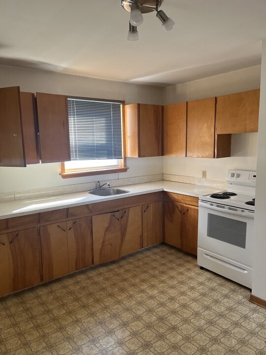 34 Church St in Petitcodiac, NB - Building Photo