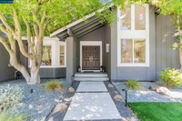 17 Canary Ct in Danville, CA - Foto de edificio - Building Photo