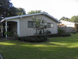 103 Alden Dr in Fort Walton Beach, FL - Building Photo