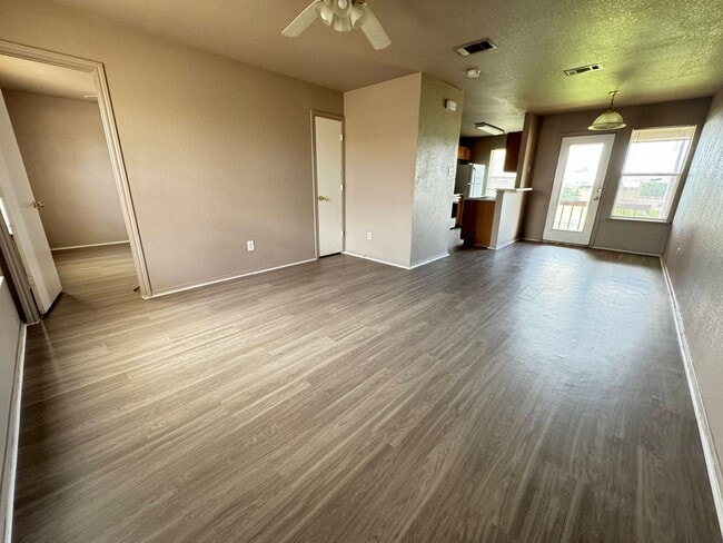 5702 Greengate Dr in Killeen, TX - Foto de edificio - Building Photo