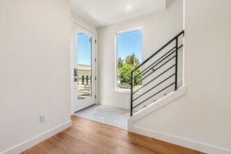 512 NE 102nd St in Seattle, WA - Building Photo - Building Photo