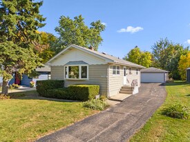 5825 Webster St in Downers Grove, IL - Building Photo