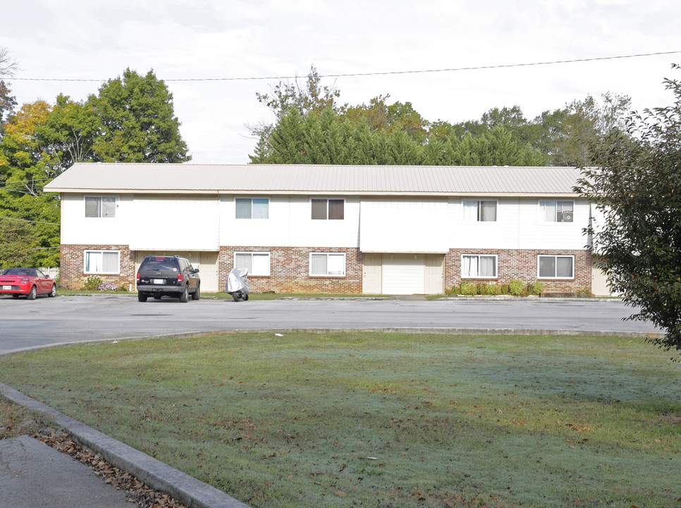 Roca Apartments in Maryville, TN - Building Photo