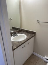 219 Kingswood Dr in Kitchener, ON - Building Photo - Building Photo