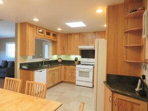 3850 Madera Wy in San Bruno, CA - Building Photo - Building Photo