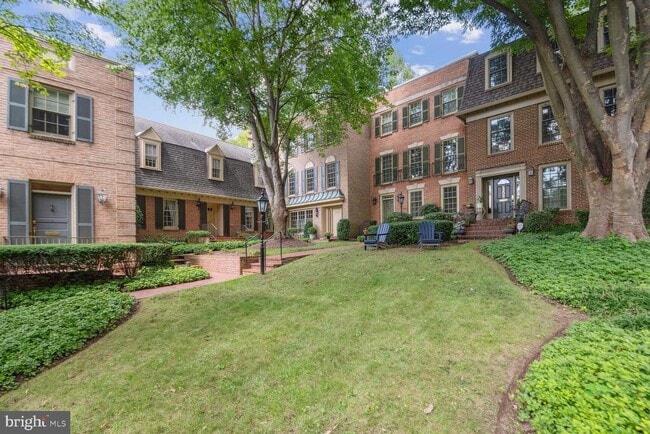 5201 Westbard Ave in Bethesda, MD - Building Photo - Building Photo