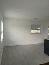 1070 NW 23rd Rd in Fort Lauderdale, FL - Building Photo - Building Photo