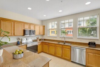 770 Millbrae Ct, Unit 5 in West Palm Beach, FL - Foto de edificio - Building Photo