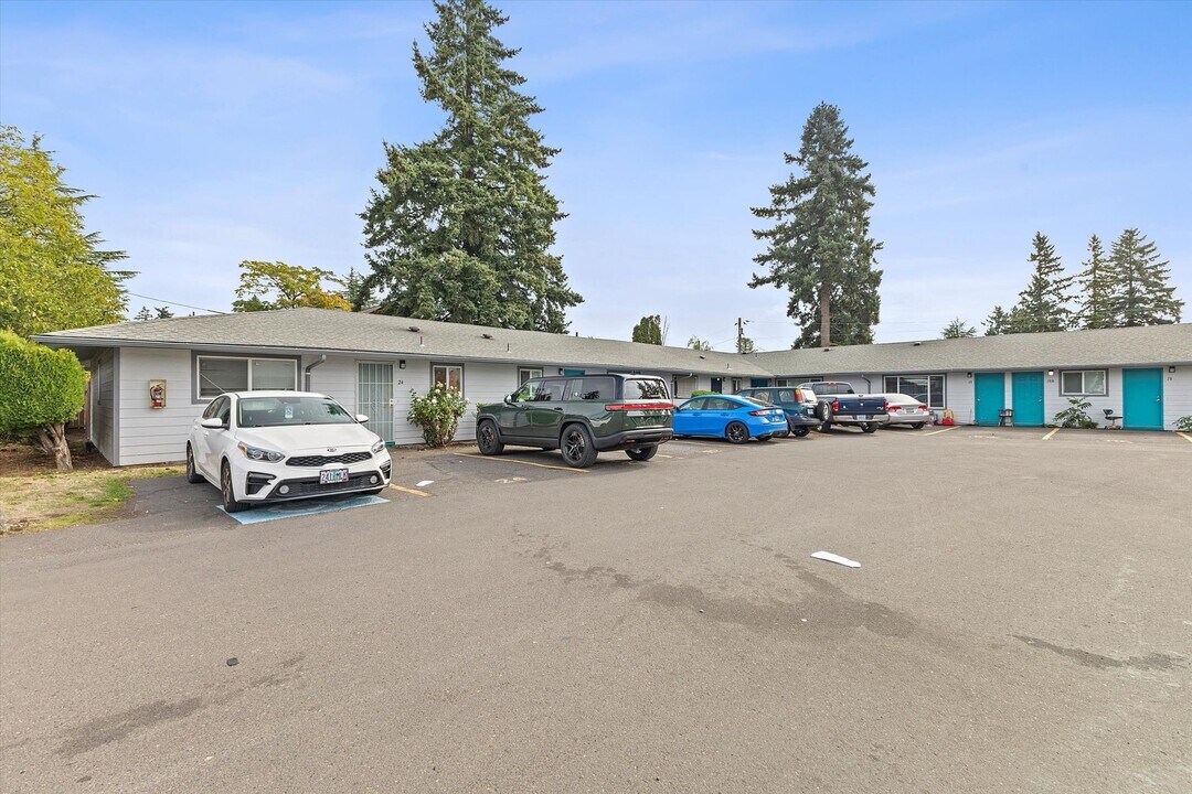 Candlewood in Portland, OR - Building Photo