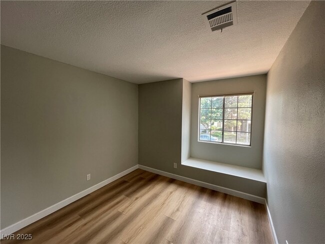 property at 2804 Oasis Cir