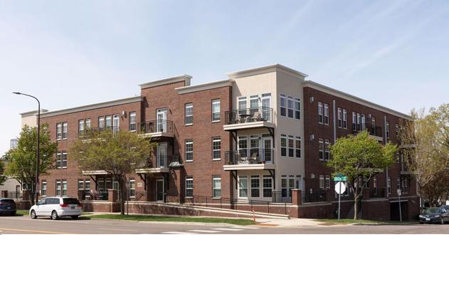 605 Snelling Ave S, Unit 209 in St. Paul, MN - Foto de edificio - Building Photo