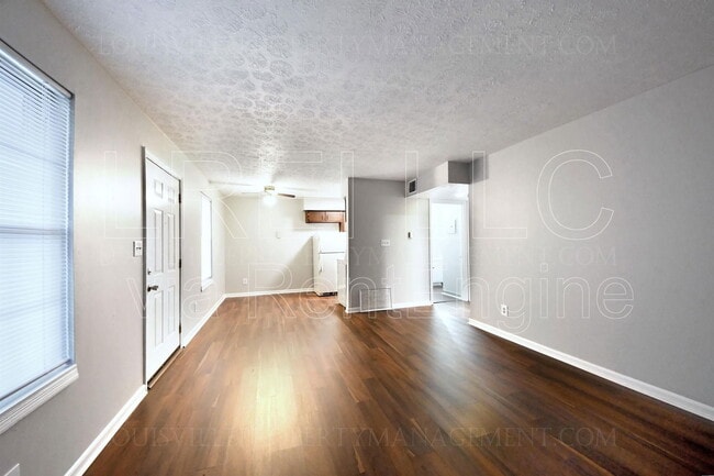 160 W Blue Lick Rd in Shepherdsville, KY - Building Photo - Building Photo