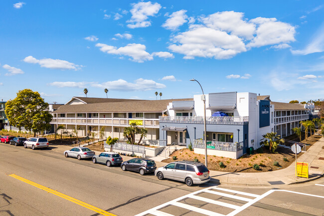 The Franciscan in Alameda, CA - Building Photo - Building Photo