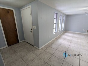 7741 Ironbark Dr in Port Richey, FL - Building Photo - Building Photo