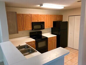 11295 W Atlantic Blvd, Unit 305 in Coral Springs, FL - Building Photo - Building Photo