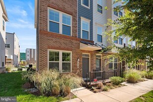 128 Stowe Dr in Gaithersburg, MD - Building Photo