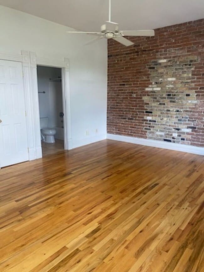 property at 101-107 W Bridge St