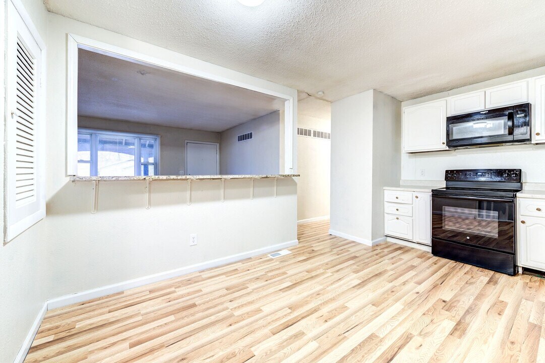 11665 Briarbrae Ct in St. Louis, MO - Building Photo