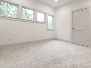 615 King Arnold St in Atlanta, GA - Foto de edificio - Building Photo