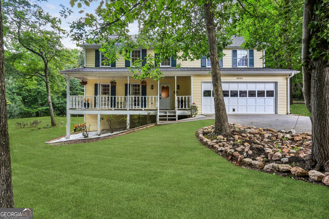 2301 Birdie Ln NW in Duluth, GA - Foto de edificio