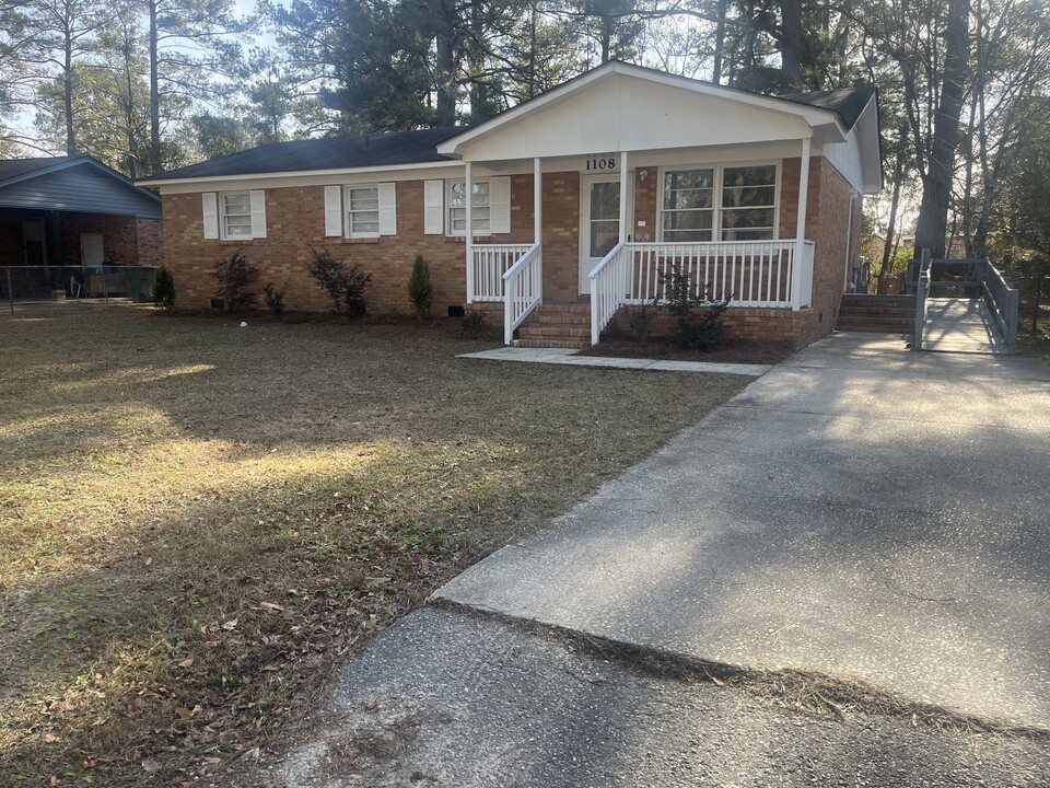 1108 Stephenson Dr in Florence, SC - Building Photo