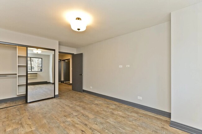 518 W Wrightwood Ave, Unit 2B in Chicago, IL - Building Photo - Building Photo