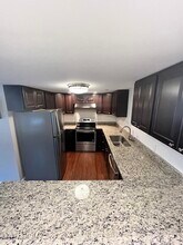 166 Pleasant St in Marblehead, MA - Building Photo - Building Photo