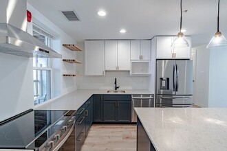 2712 O'Donnell St in Baltimore, MD - Building Photo - Building Photo