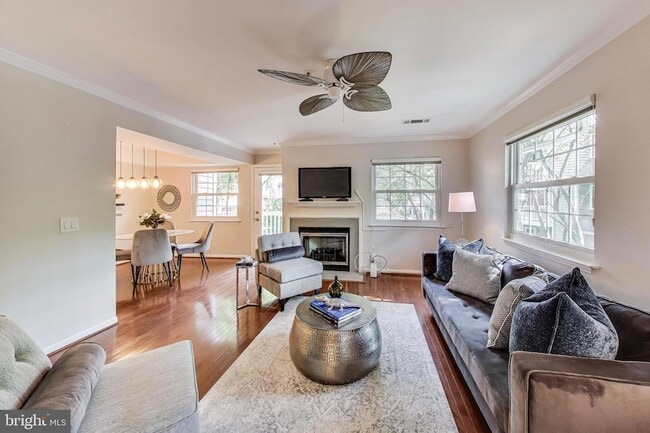 5821 Inman Park Cir, Unit 918 in Rockville, MD - Foto de edificio - Building Photo