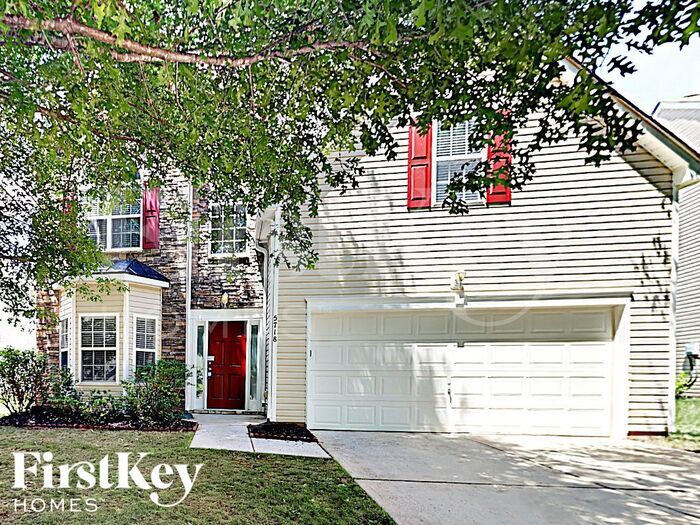 5718 Parkstone Drive in Matthews, NC - Building Photo