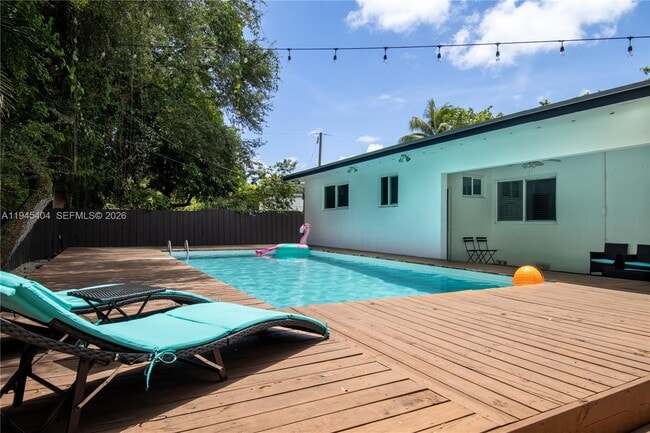 14325 NE 8th Ave in North Miami, FL - Building Photo - Building Photo