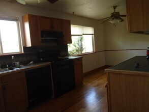 912 Foothills Ct in Windsor, CO - Building Photo - Building Photo