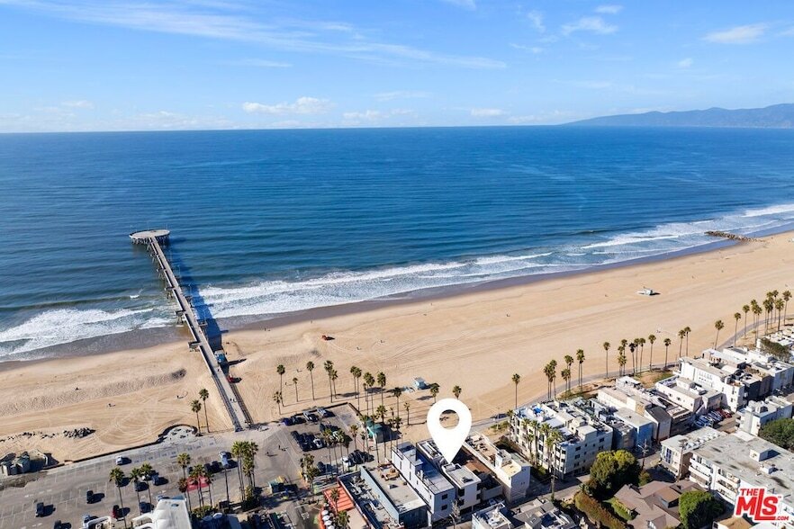 3007 Ocean Front Walk in Los Angeles, CA - Building Photo