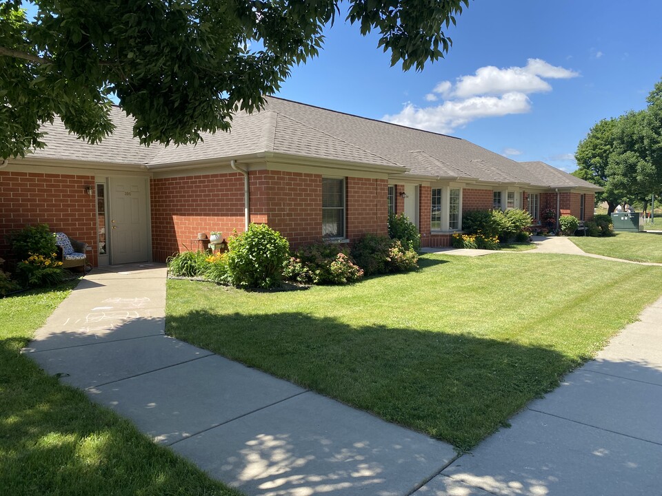 The Glen Apartments in Manteno, IL - Building Photo